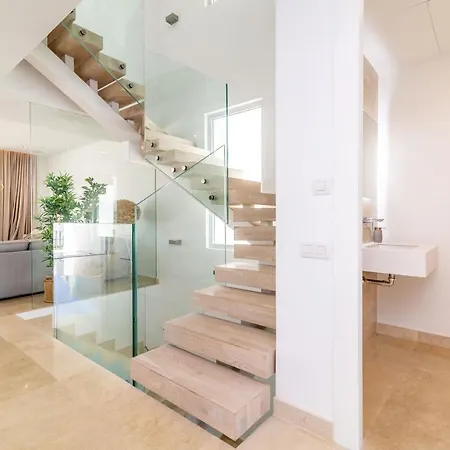 Casa Views - La De Holiday home *